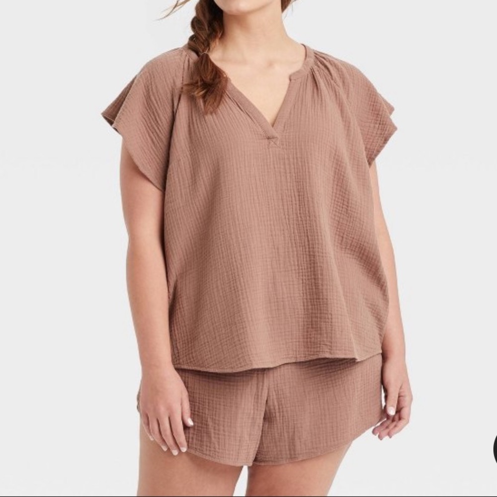 Universal Thread Plus Size Flutter Shirt - NEW W/ TAGS!